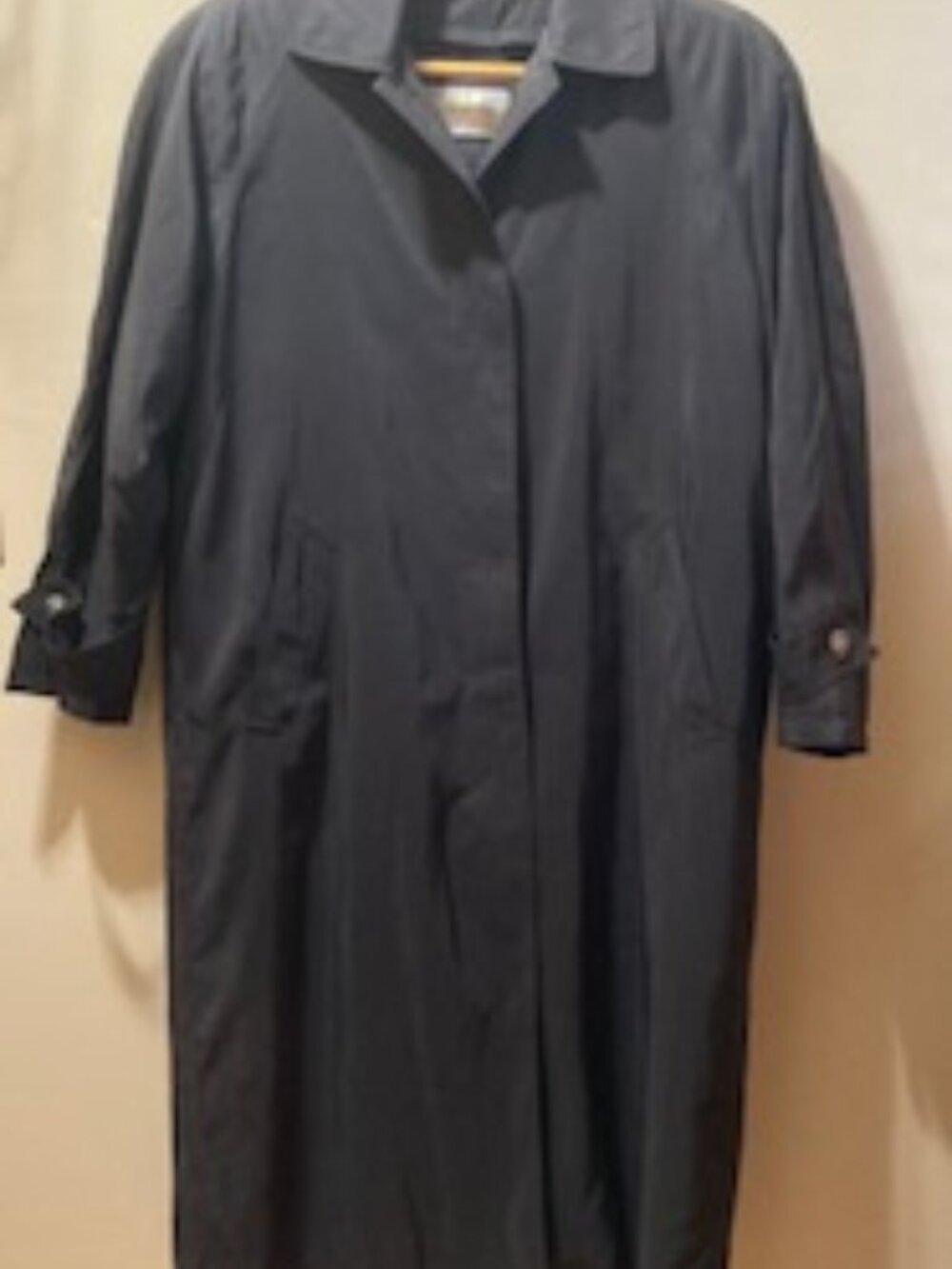 Men's Jones New York Full Length Coat. Black, size 10 Reg